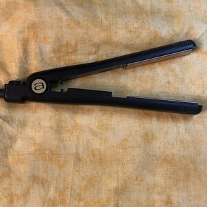Andis Black Hair Straightener